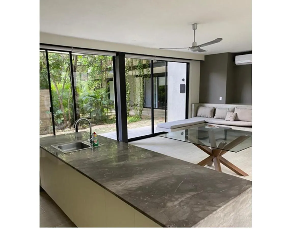 Ichich Tenek Tulum 0*,  Messico